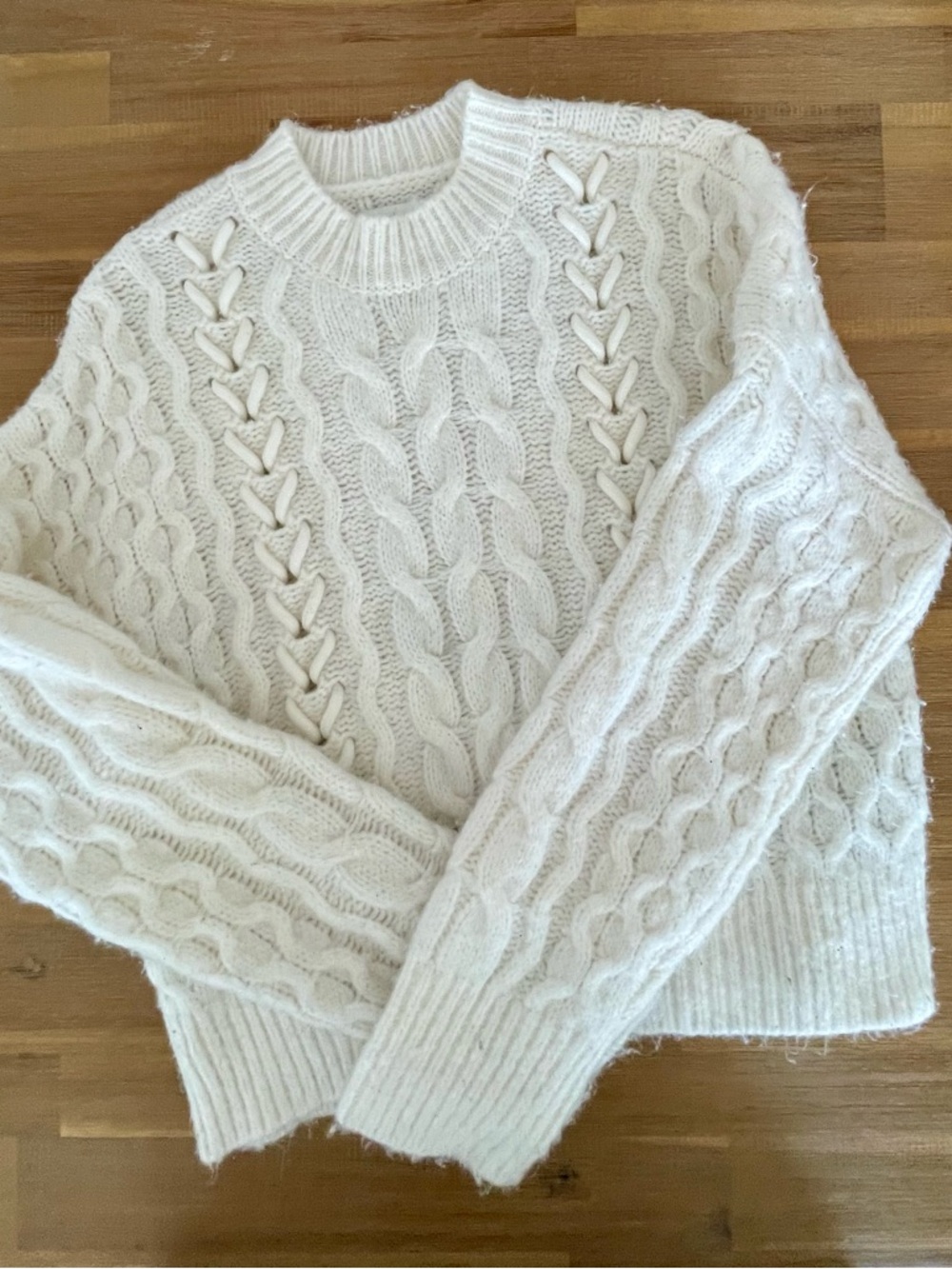 Abercrombie & Fitch Cream Cable Knit Crewneck Sweater